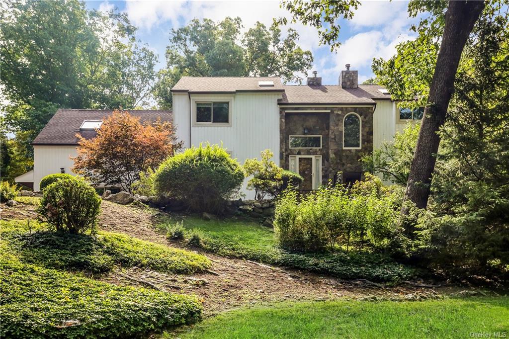 41 Brett Lane, Bedford, NY 10506 Compass