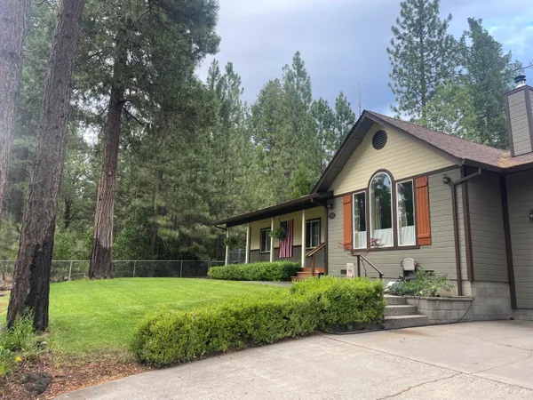 front view of house with a yard