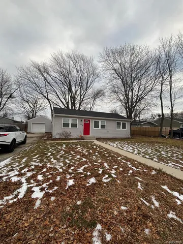 $3,519 | 855 Meade Avenue, Bellport, NY 11713