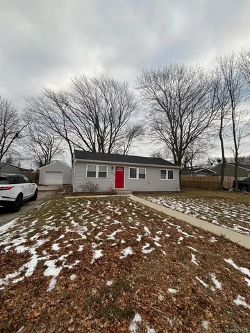 $3,519 | 855 Meade Avenue, Bellport, NY 11713