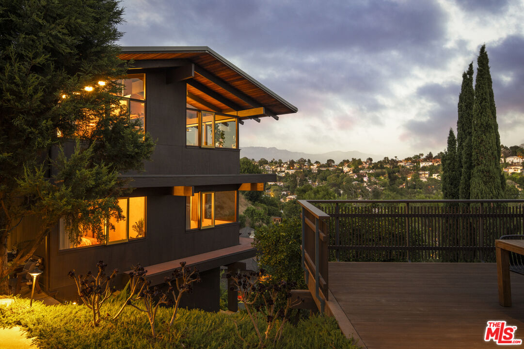 2052 Mayview Drive Los Angeles, CA 90027 - Photo 1 of 1 a view of a terrace