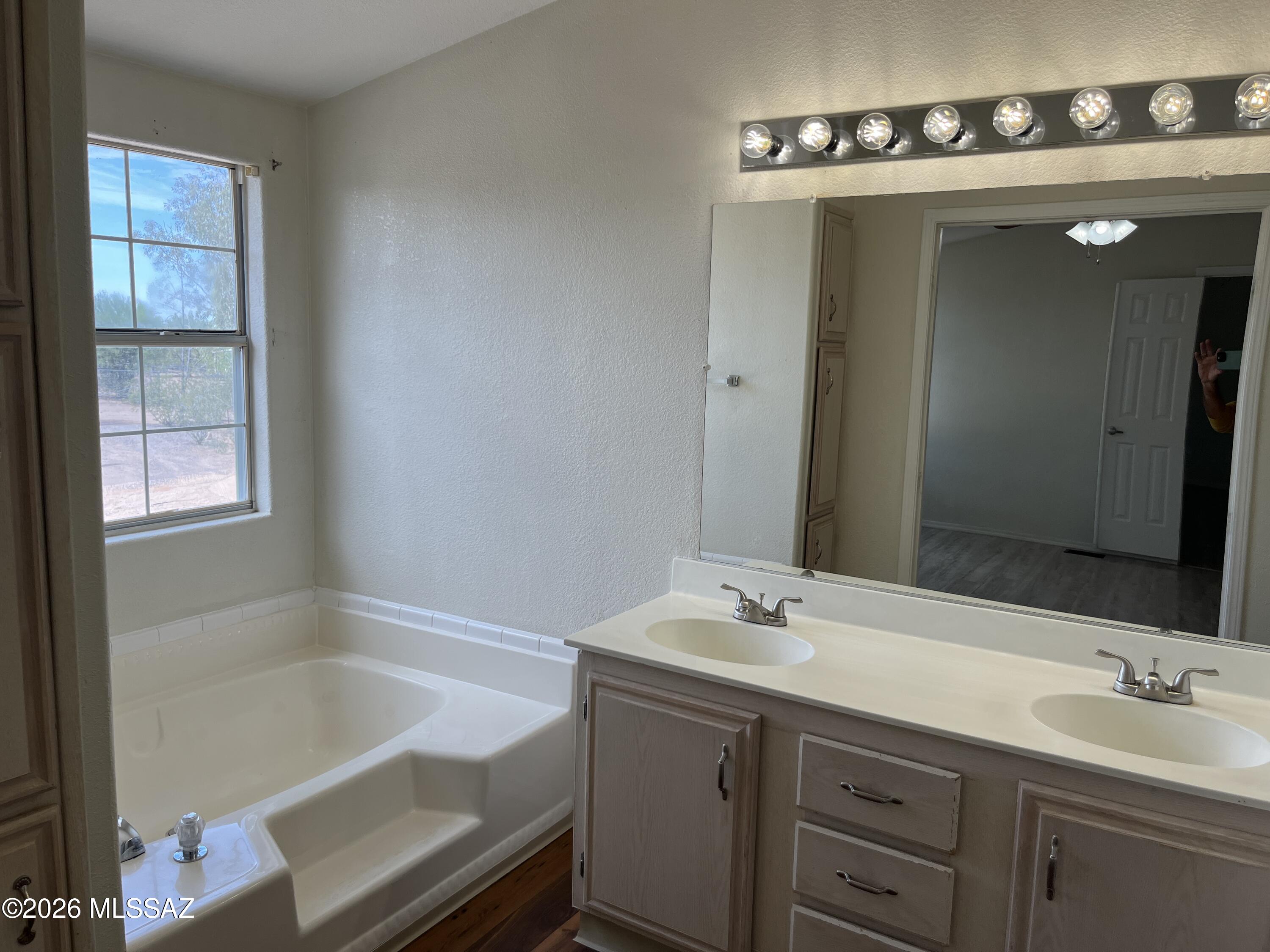6450 North Gemstone Road Tucson, AZ 85743 - Photo 12 of 20 IMG_6476