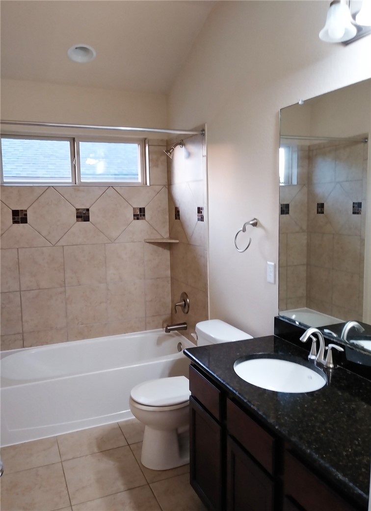 348 Stone View Trail Austin, TX 78737 - Photo 18 of 26 Second bathroom with granite counter top and plenty of lighting