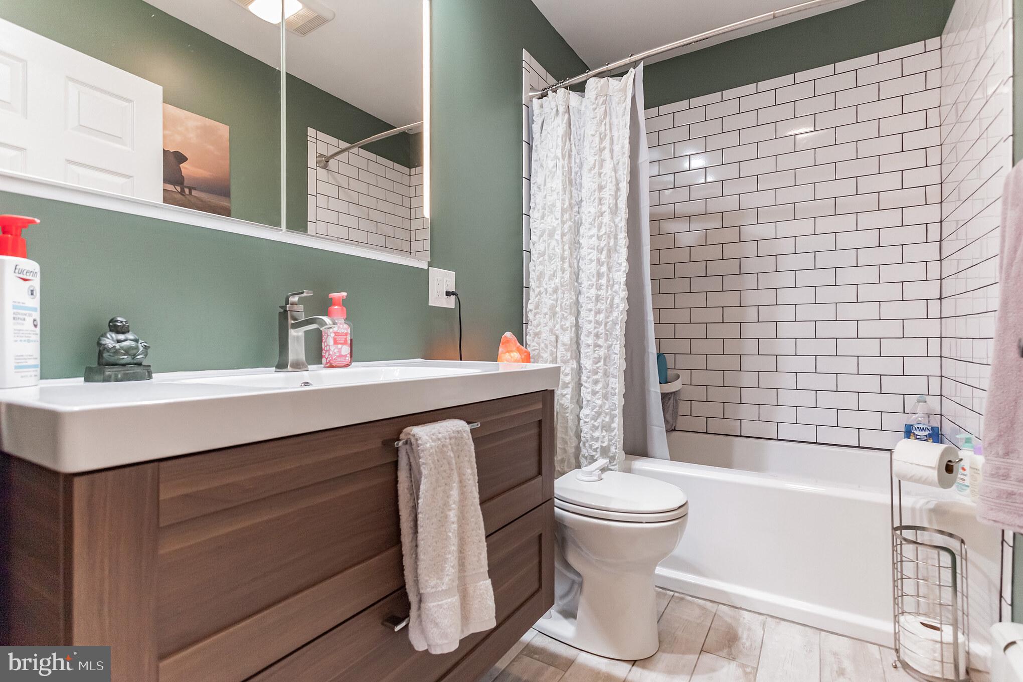 116 Plumtree Road Levittown, PA 19056 - Photo 11 of 26 Gallery Image 11