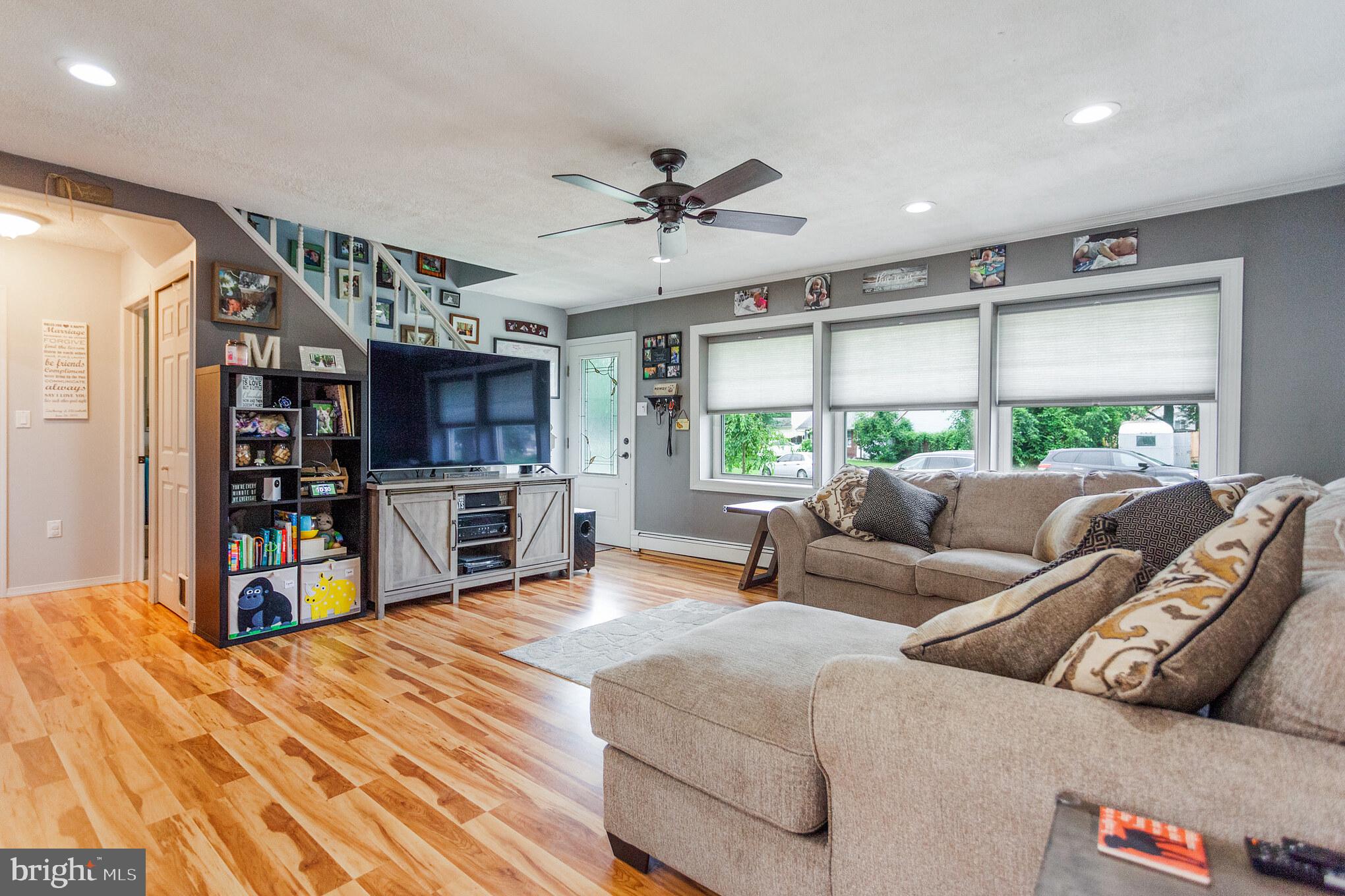 116 Plumtree Road Levittown, PA 19056 - Photo 3 of 26 Gallery Image 3