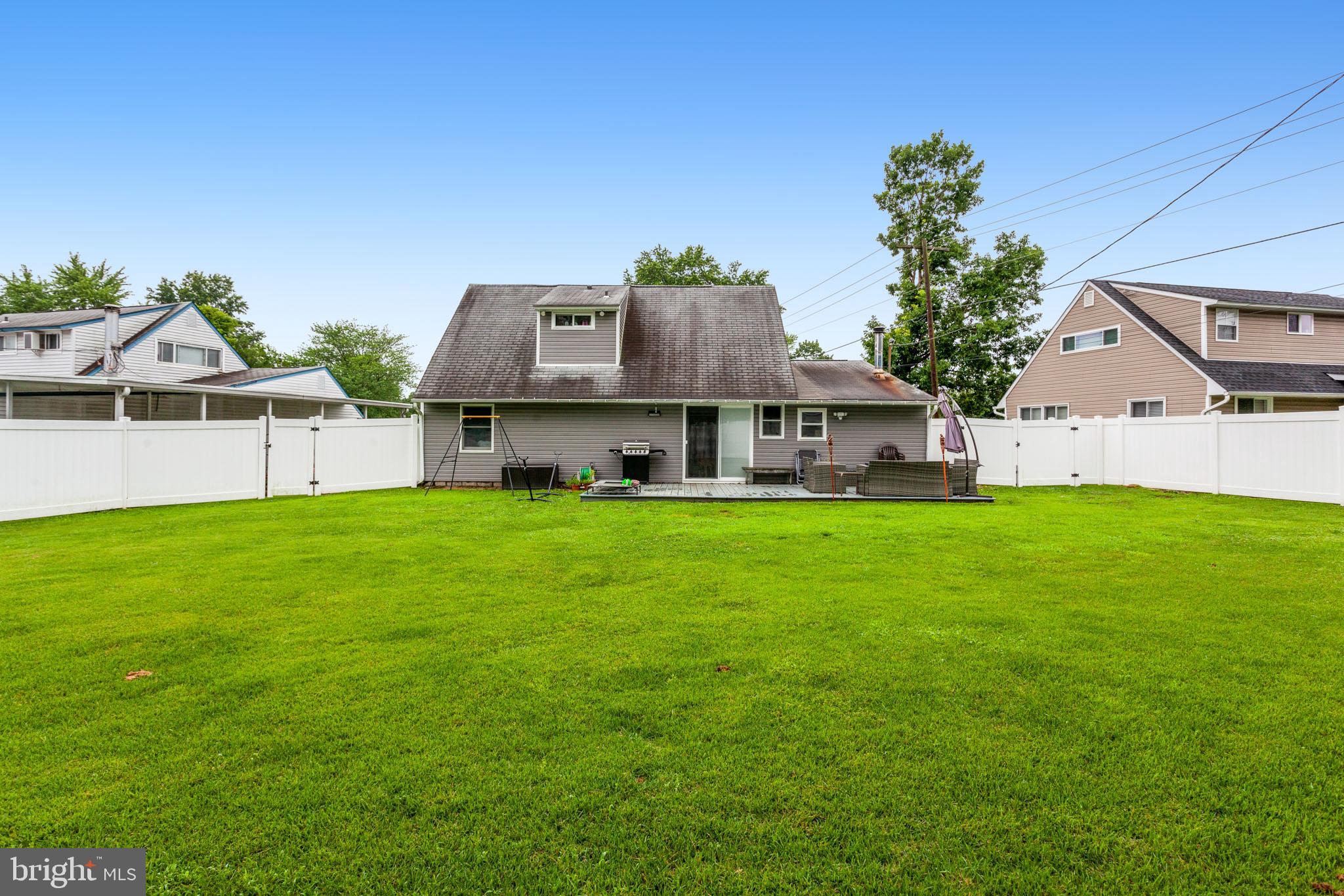 116 Plumtree Road Levittown, PA 19056 - Photo 25 of 26 Gallery Image 25