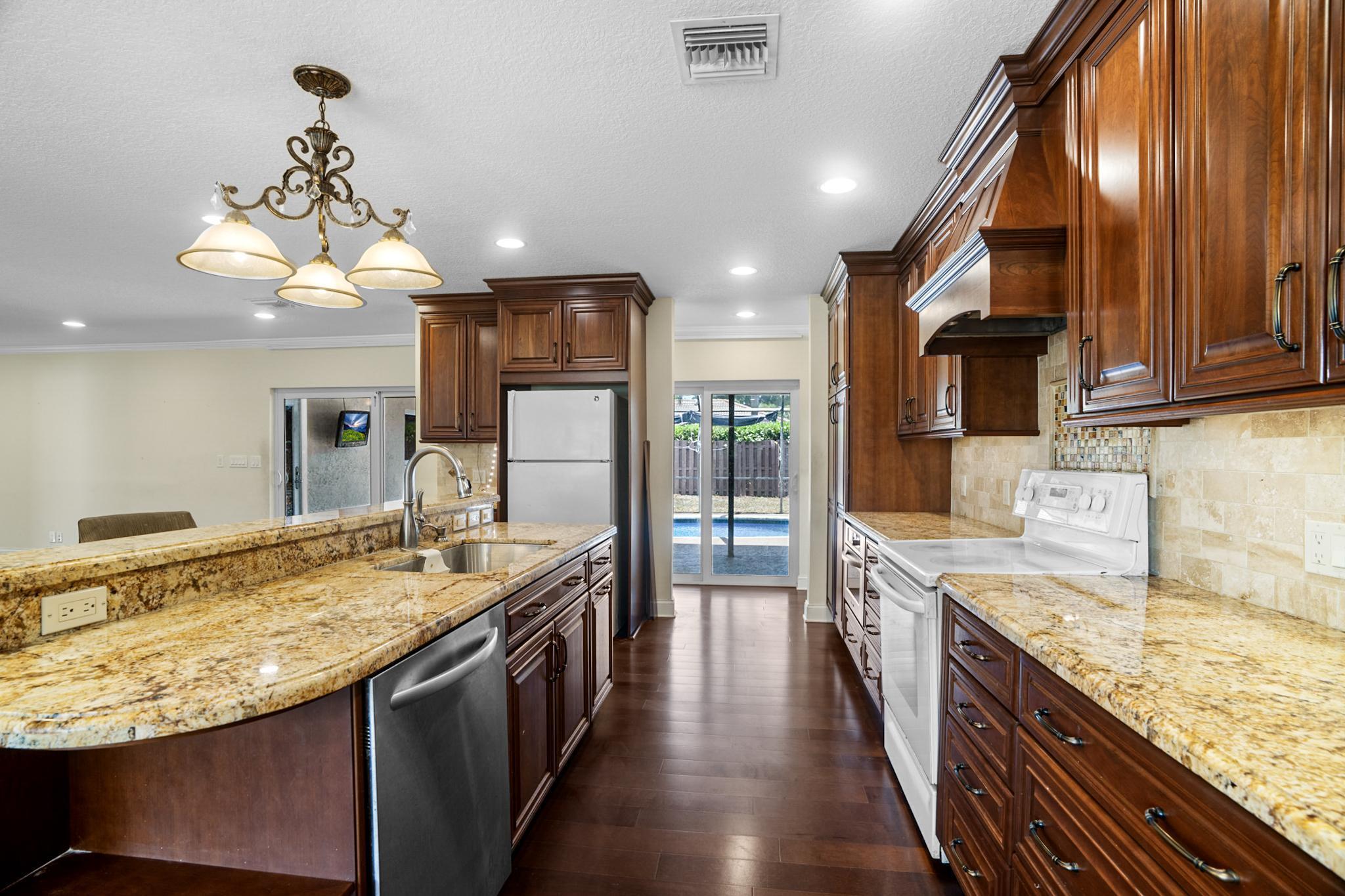 100 Southwest 15th Court Boca Raton, FL 33486 - Photo 12 of 43 11-Kitchen
