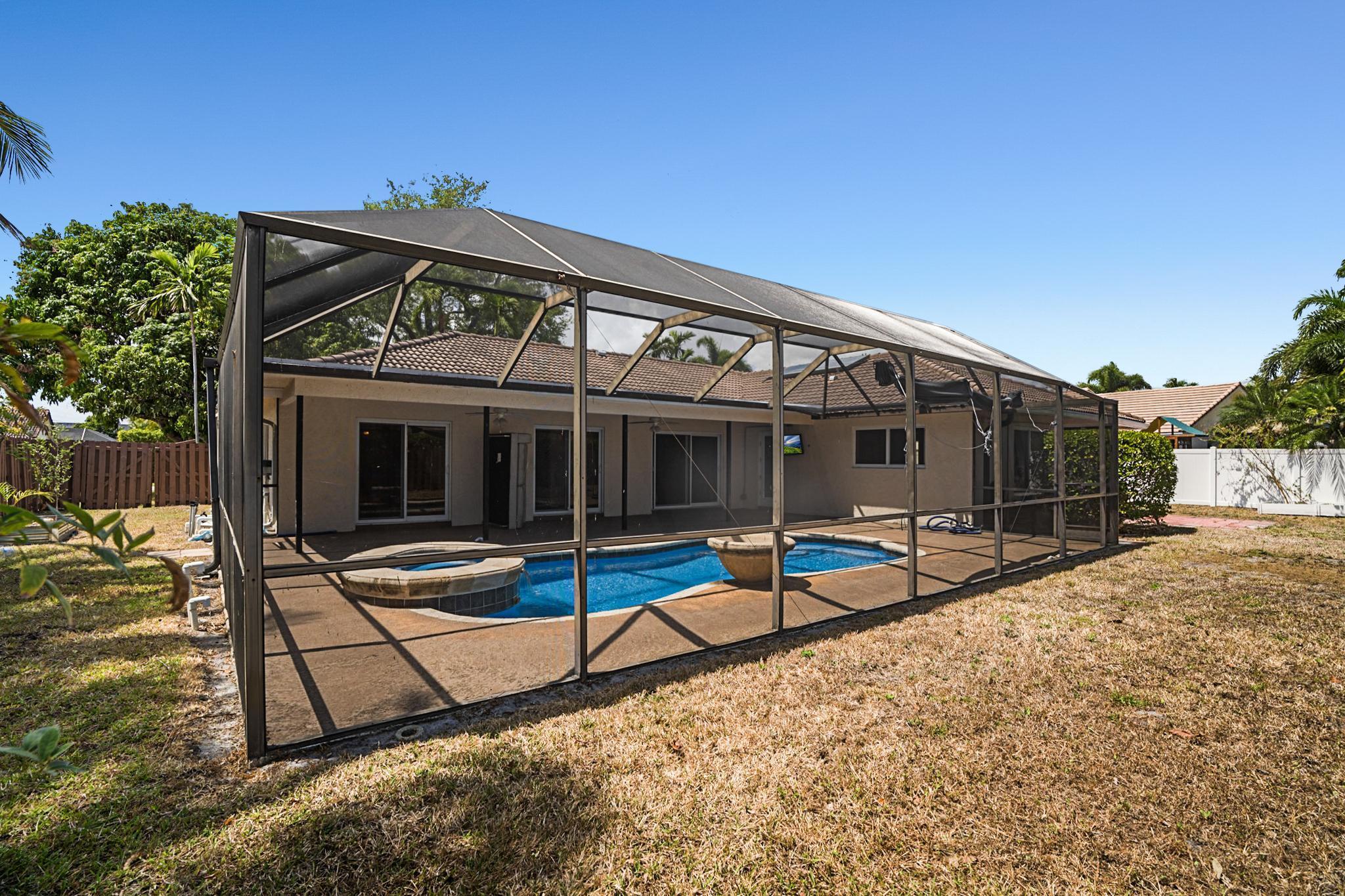 100 Southwest 15th Court Boca Raton, FL 33486 - Photo 3 of 43 Backyard