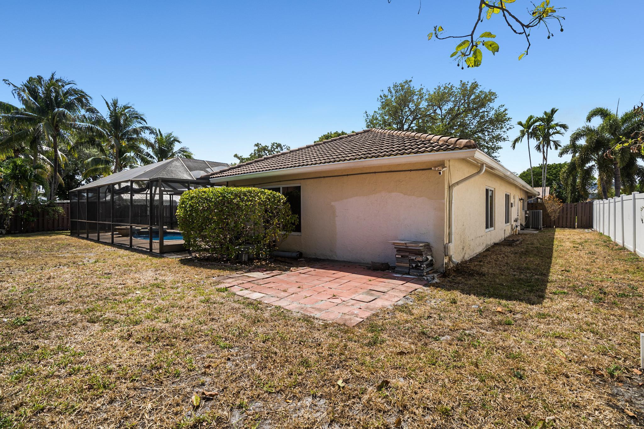 100 Southwest 15th Court Boca Raton, FL 33486 - Photo 34 of 43 Backyard