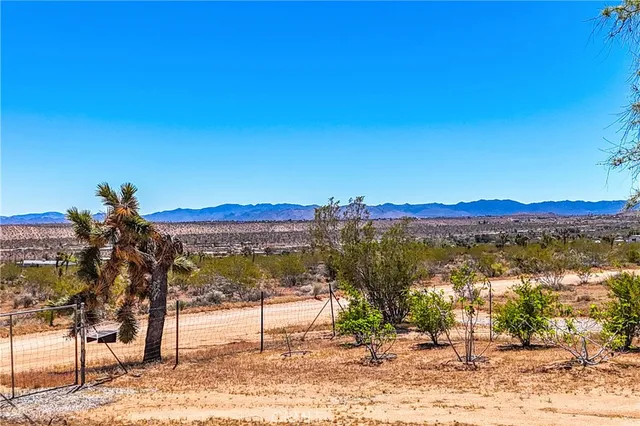 $594,900 | 1010 Wamego Trail, Yucca Valley, CA 92284