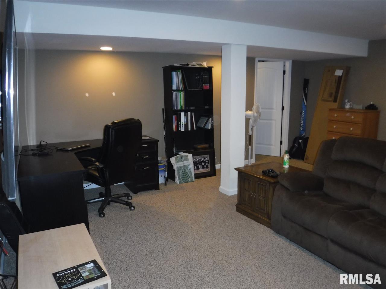 5920 West Fairview Road Peoria, IL 61607 - Photo 11 of 14