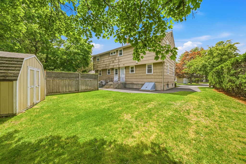 18 Bradford Road, Unit 18 Winchester, MA 01890 - Photo 22 of 28