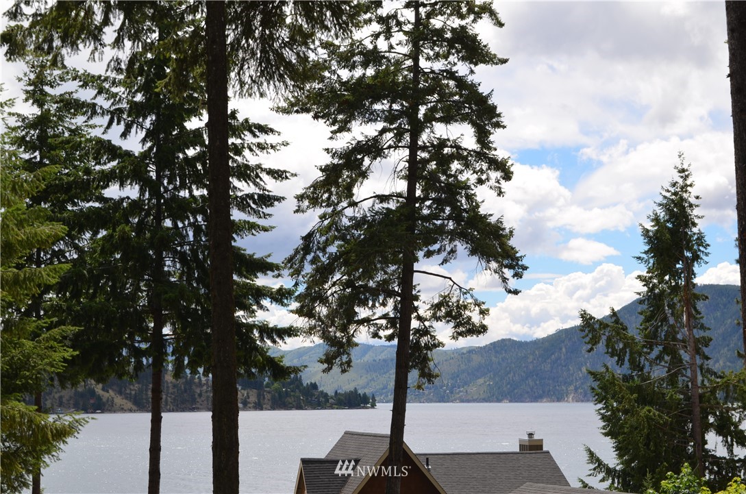 11426 South Lakeshore Road Chelan, WA 98816 - Photo 13 of 14 Gallery Image 13