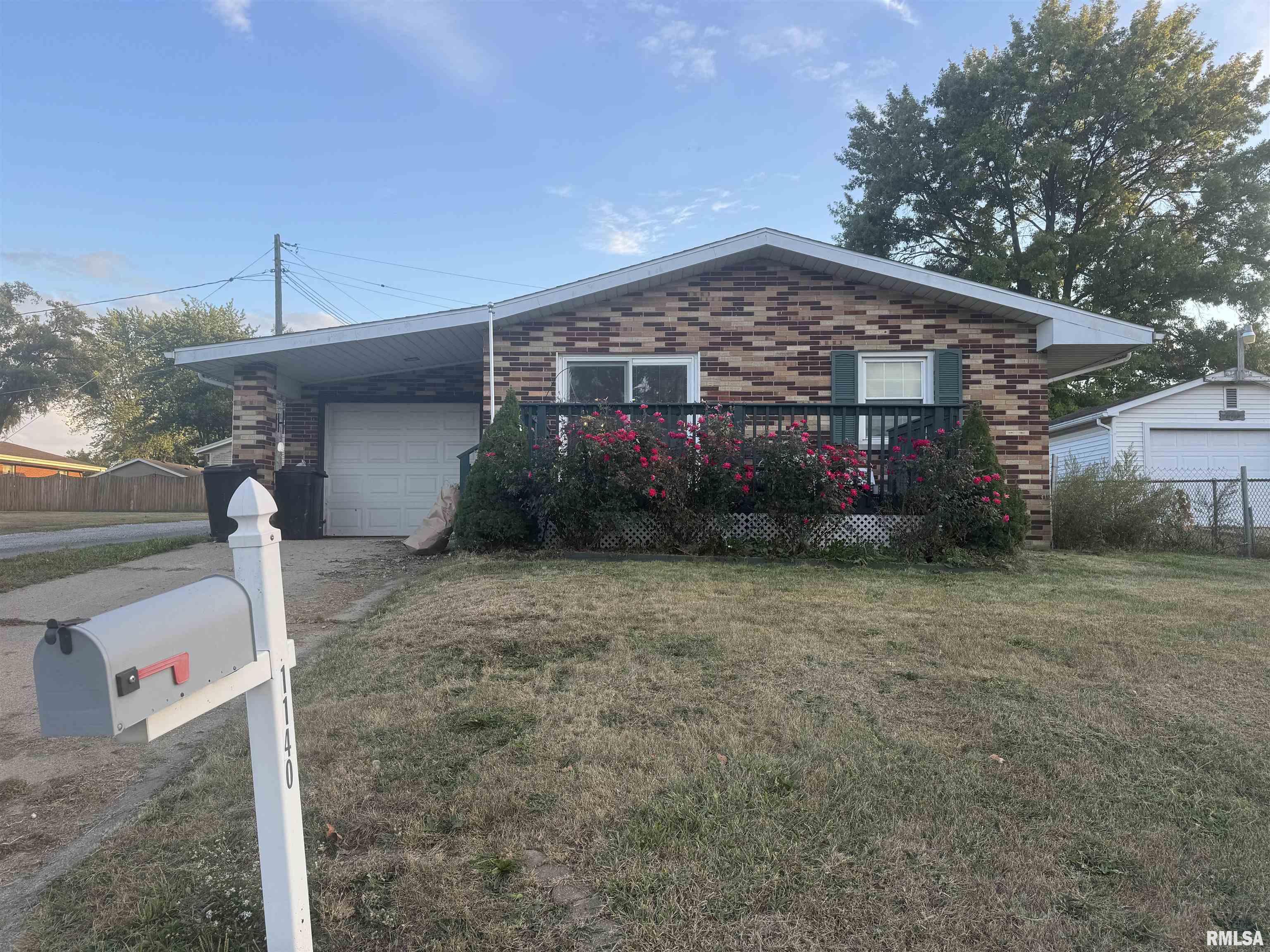 1140 East Myrtle Street Canton, IL 61520 - Photo 2 of 10