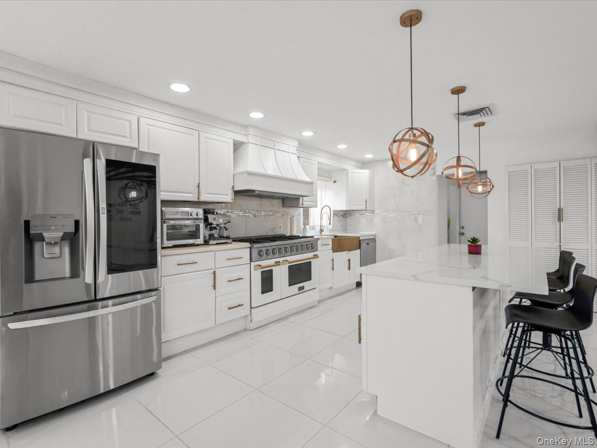 234 Town Line Road Commack, NY 11725 - Photo 9 of 30 Gallery Image 9