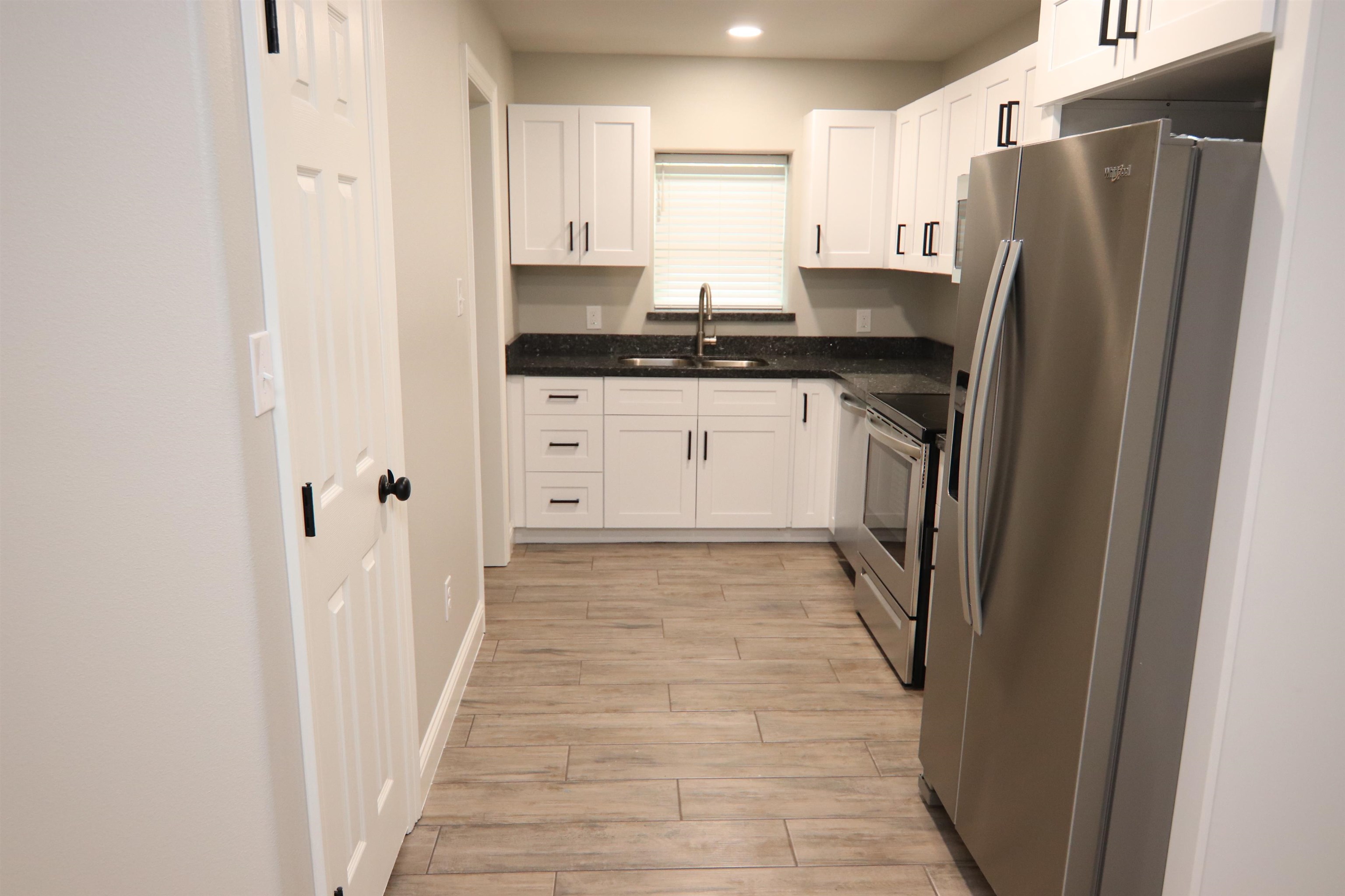 240 Mill Street, Unit A Vidor, TX 77662 - Photo 3 of 13