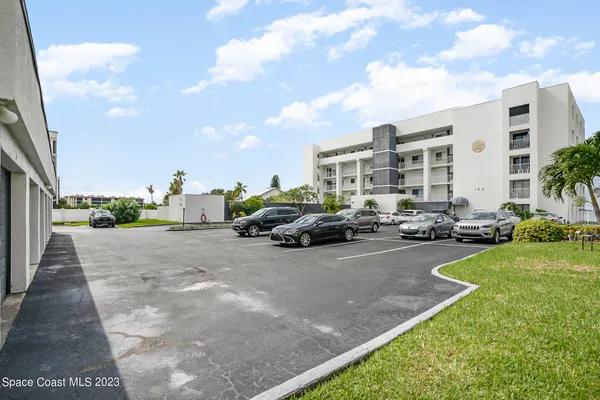 $2,995 | 190 Seminole Lane, Unit 105, Cocoa Beach, FL 32931