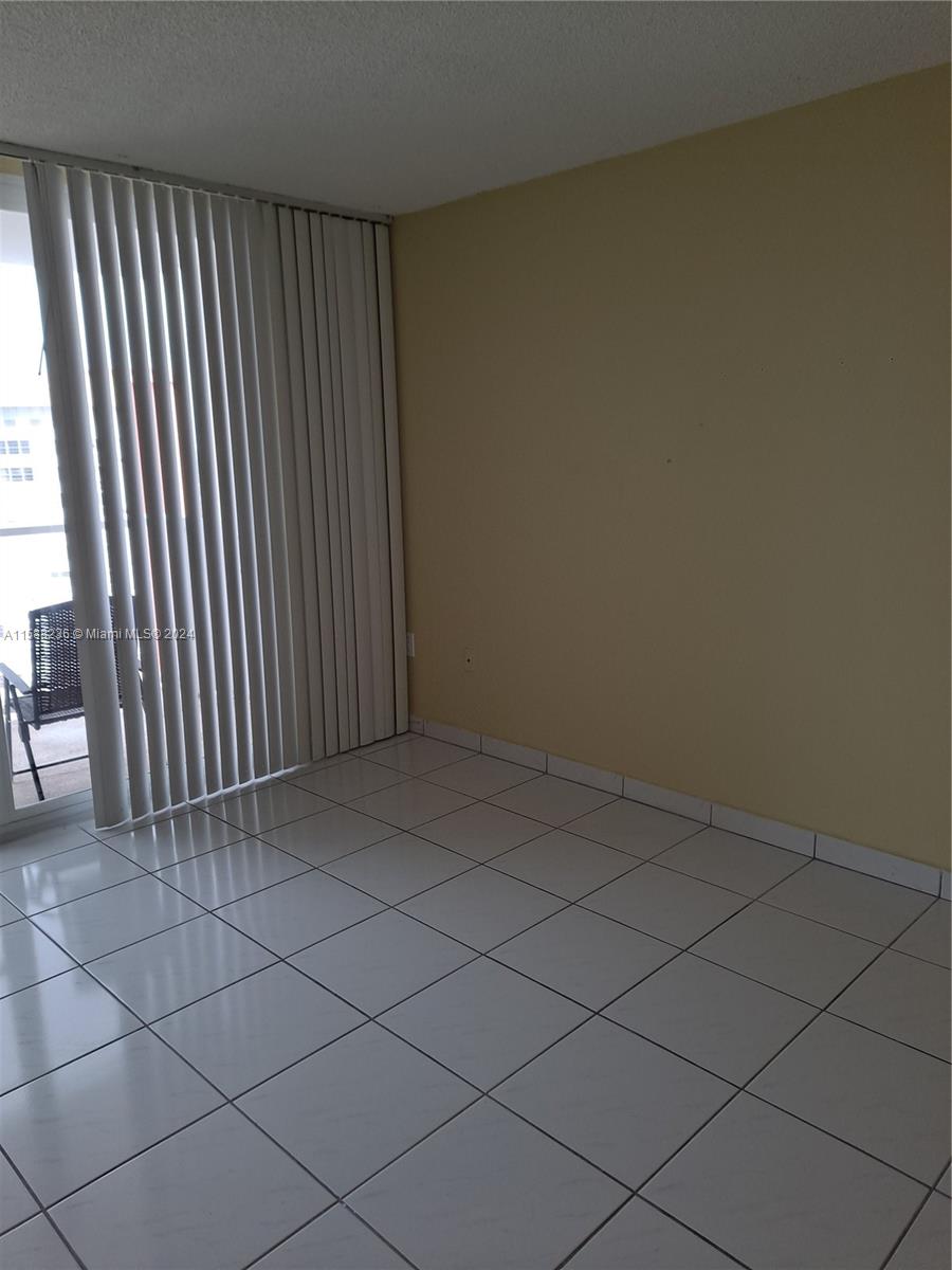 Buckley Towers Miami, FL 33179 - Photo 10 of 10 an empty room with windows