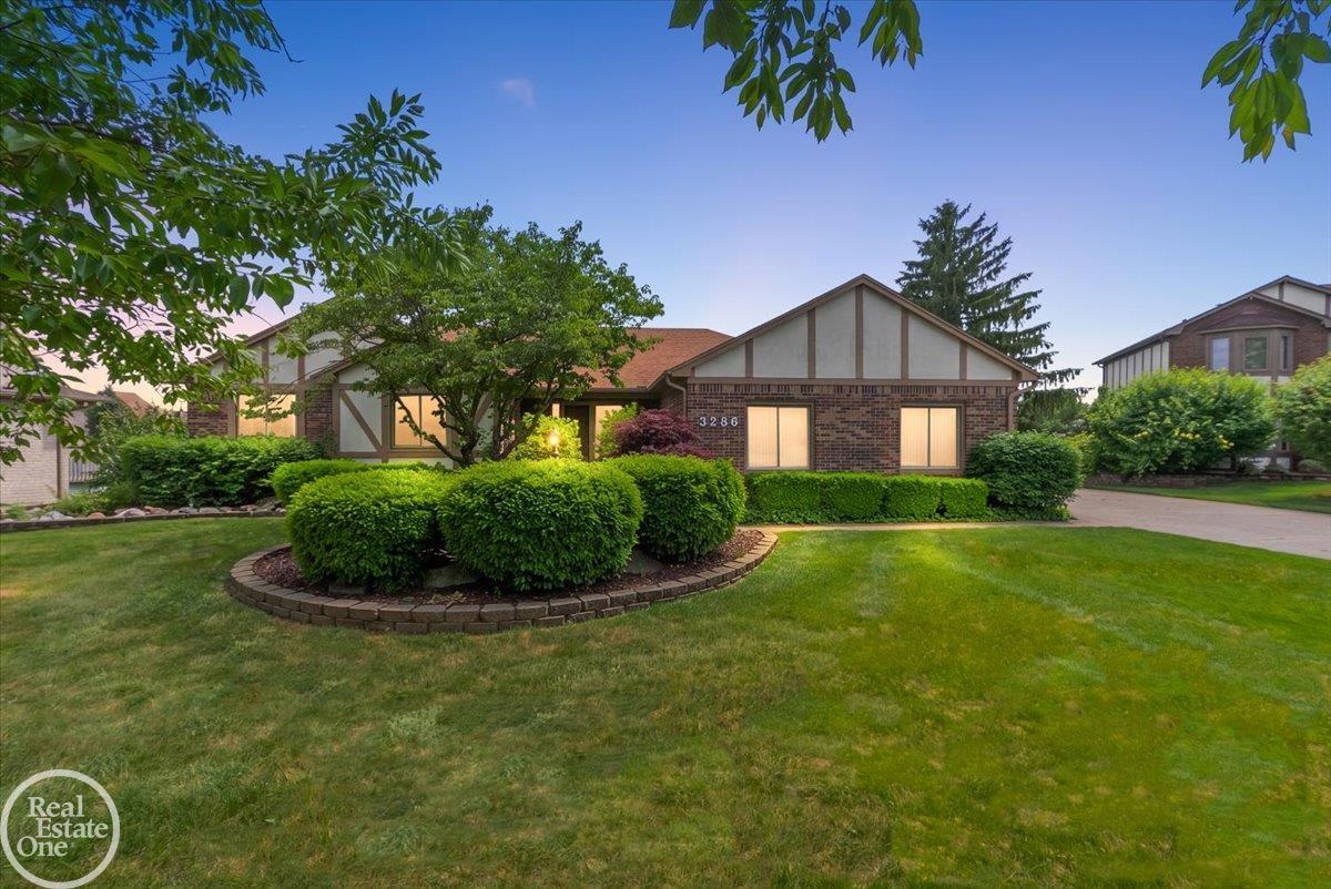 3286 Sandy Point Utica, MI 48316 - Photo 2 of 67