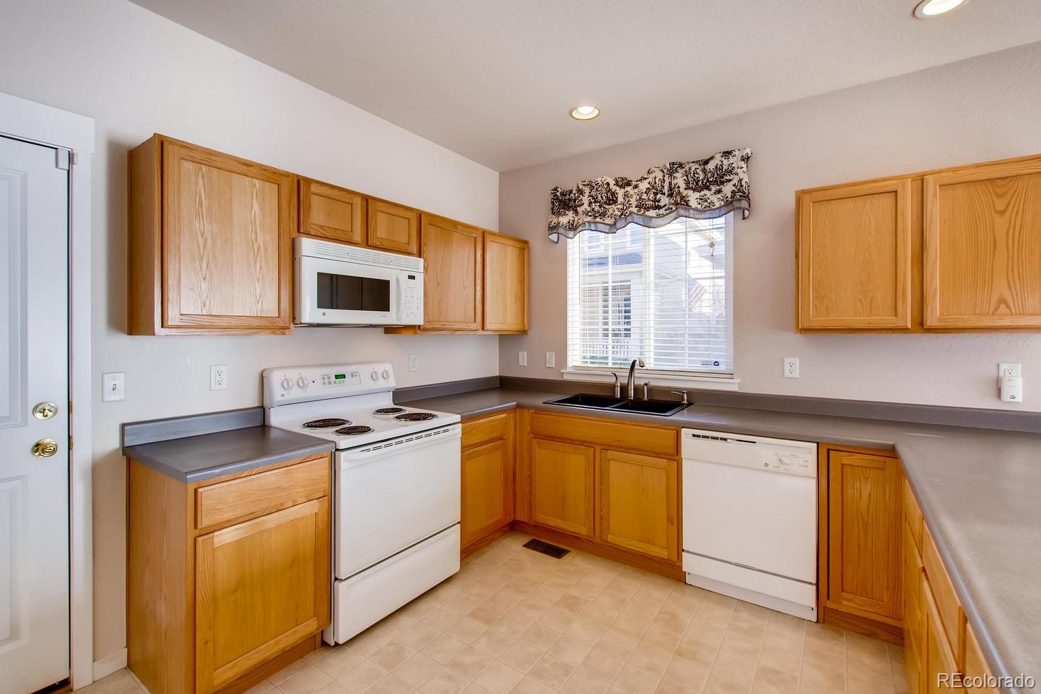 3852 Rabbit Mountain Road, Unit E Broomfield, CO 80020 - Photo 6 of 28 Gallery Image 6