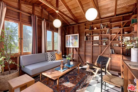 a view of a pathway both side of building