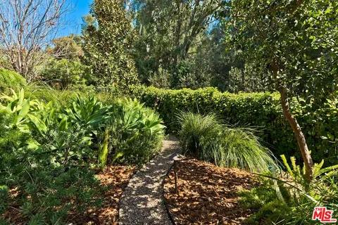 $2,399,000 | 1815 Park Drive, Los Angeles, CA 90026