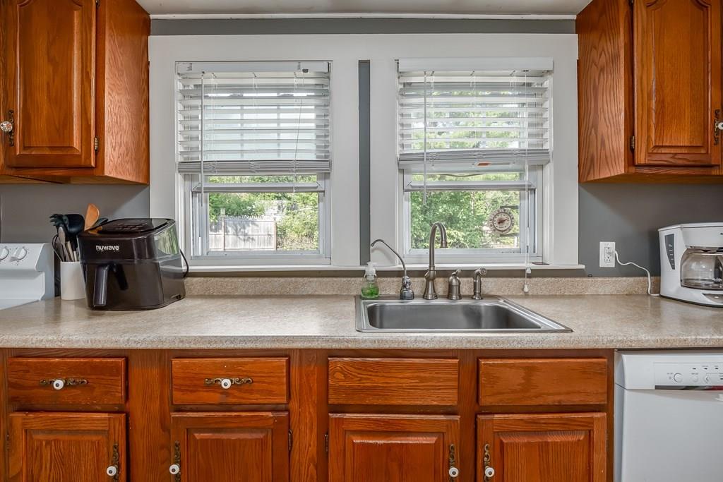 8 Catacunemaug Road Shirley, MA 01464 - Photo 15 of 30 Gallery Image 15