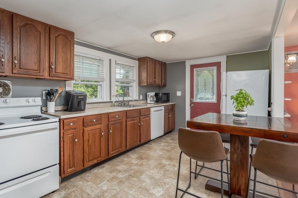 8 Catacunemaug Road Shirley, MA 01464 - Photo 16 of 30 Gallery Image 16