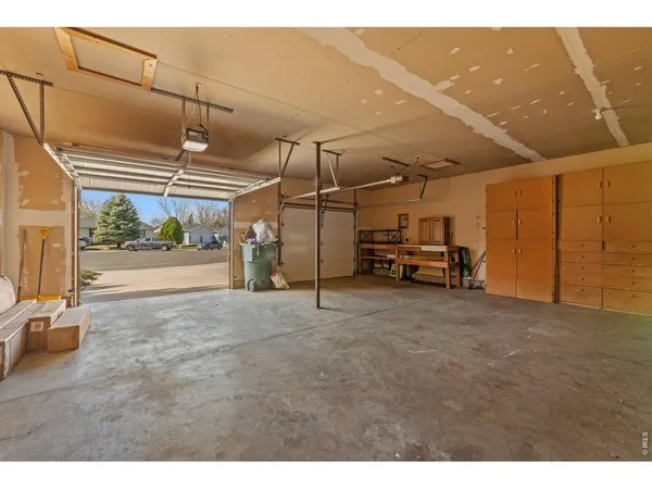 a view of a garage