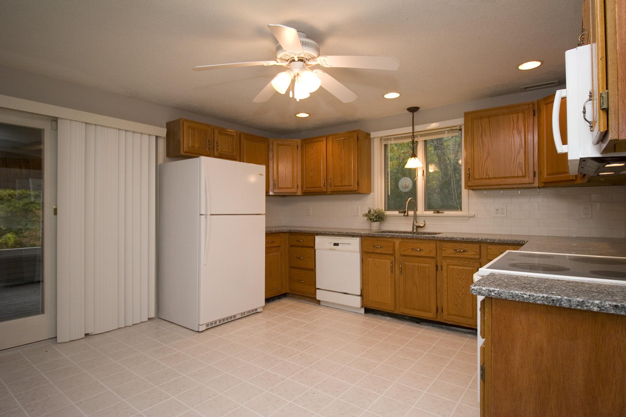 293 High Range Road Londonderry, NH 03053 - Photo 4 of 38 Gallery Image 4