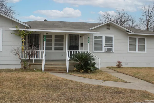 $1,195 | 2825 West Woodlawn Avenue, San Antonio, TX 78228