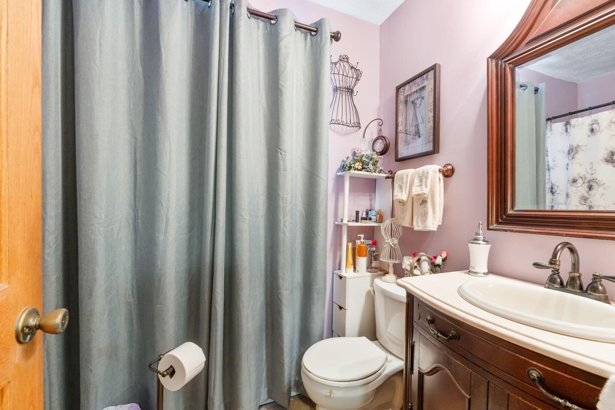 3232 Sundale Road Columbus, OH 43232 - Photo 20 of 43 3232 Sundale Rd (Interior)-23