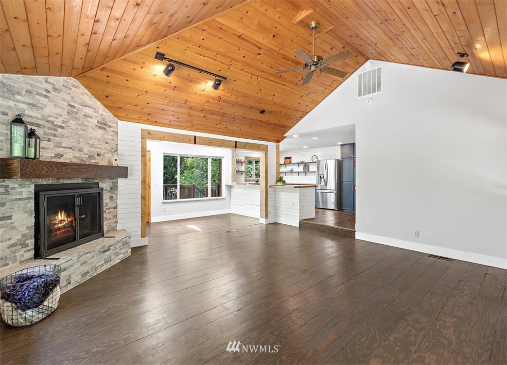 8081 Phillips Road Southeast Port Orchard, WA 98367 - Photo 7 of 28 Gallery Image 7