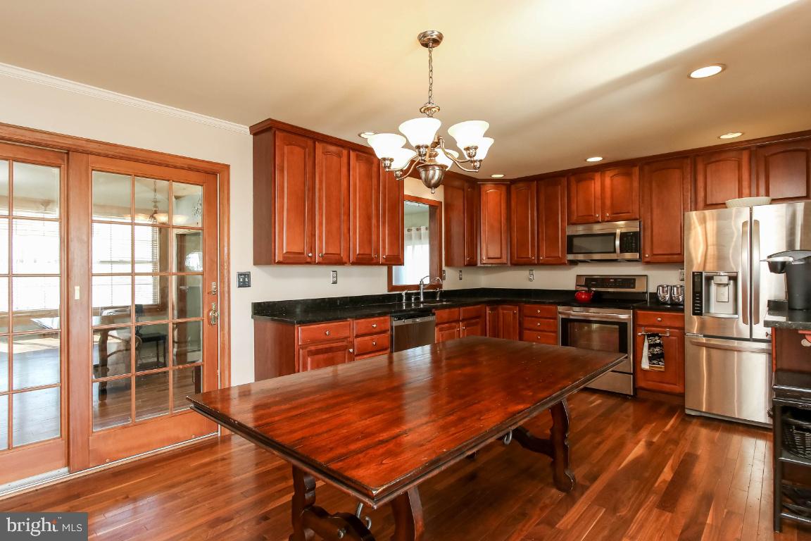 150 Dutrow Road Westminster, MD 21157 - Photo 4 of 30 Updated Kitchen w/Granite & Stainless Appliances
