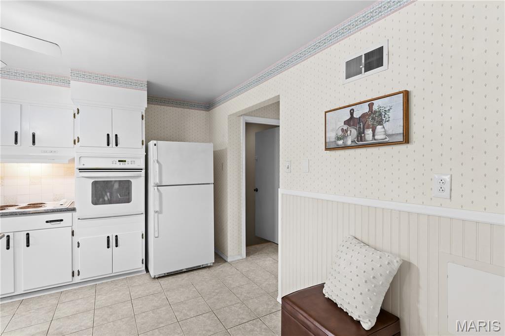 26641 Lockhaven Hill Godfrey, IL 62035 - Photo 18 of 40