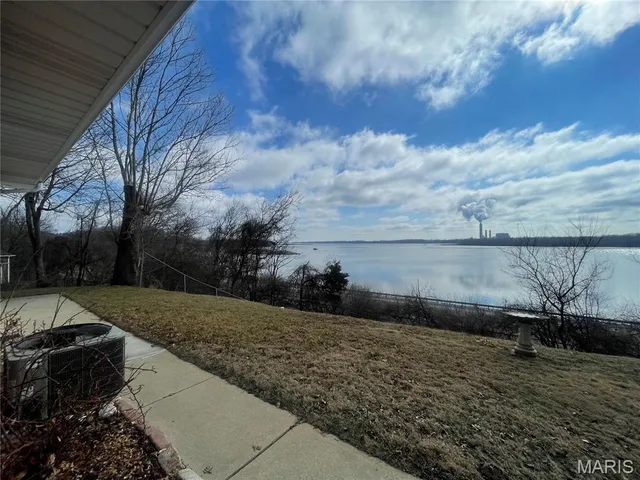 $339,900 | 26641 Lockhaven Hill, Godfrey, IL 62035