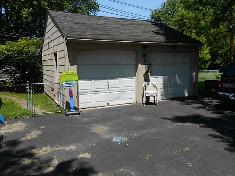 836 Rodgers Drive Springfield, OH 45503 - Photo 3 of 25