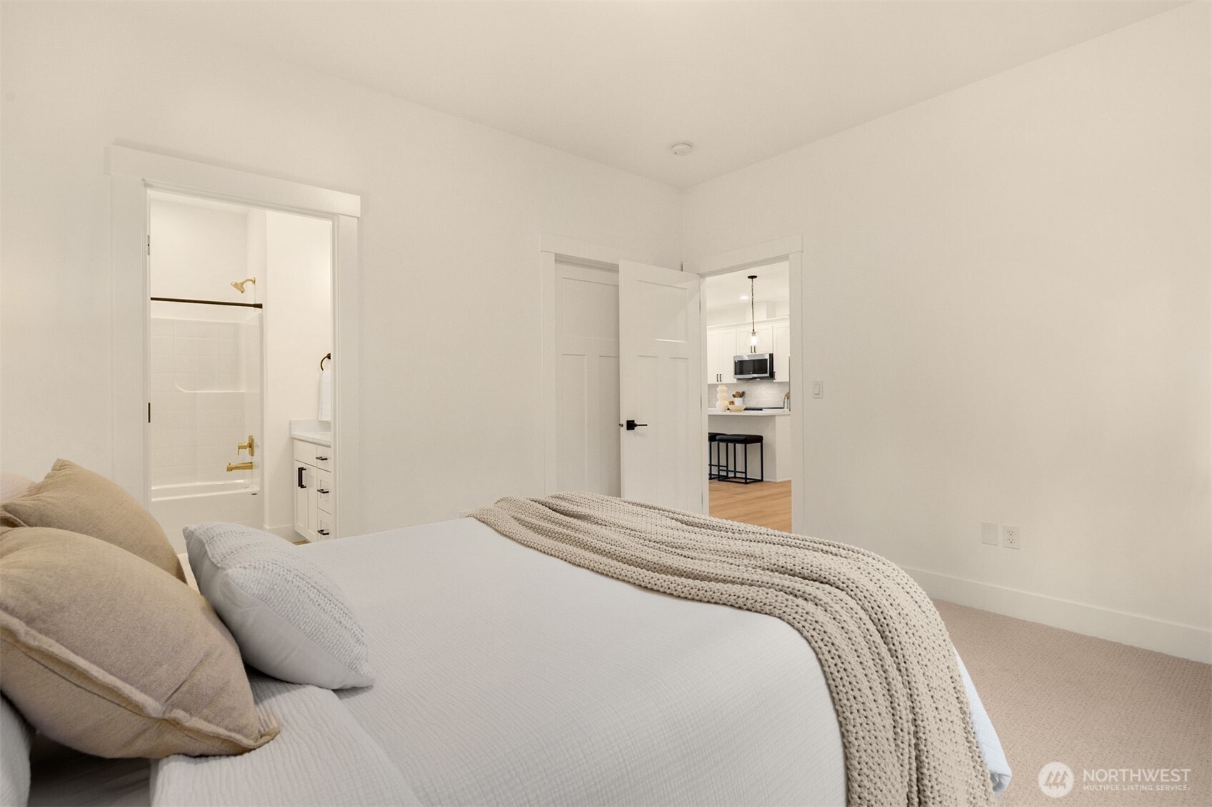 3000 West Martin Road Shelton, WA 98584 - Photo 20 of 38 a bedroom with a bed and closet