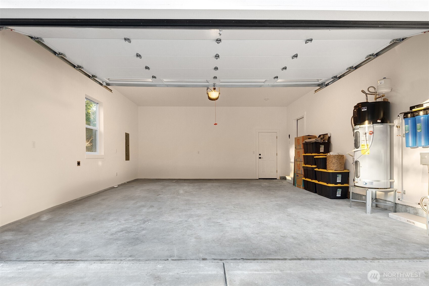 3000 West Martin Road Shelton, WA 98584 - Photo 27 of 38 a view of a livingroom with furniture