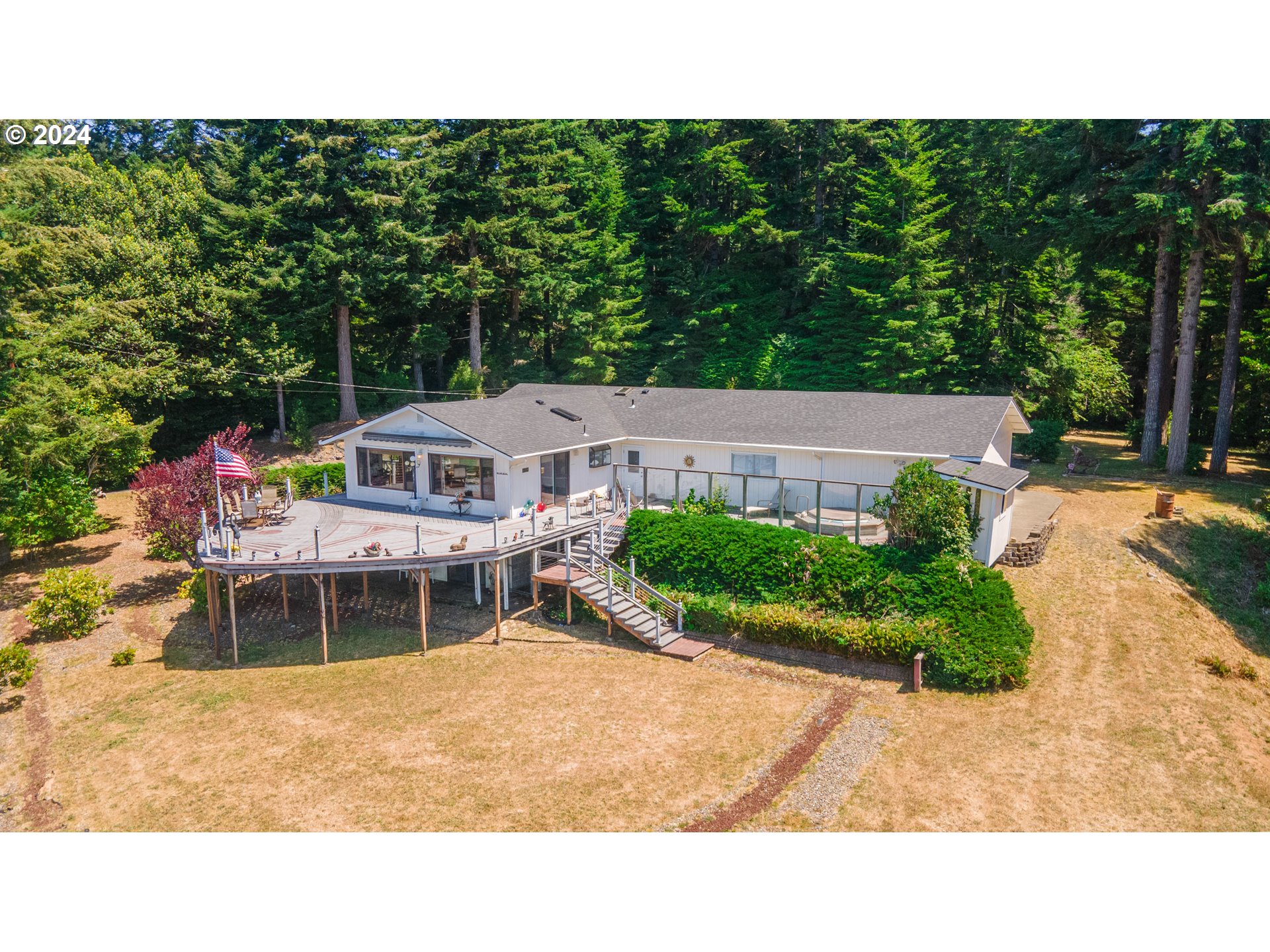 65757 East Bay Road North Bend, OR 97459 - Photo 3 of 36 Gallery Image 3