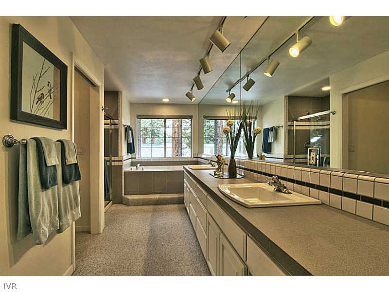 881 Golfers Pass Road Incline Village, NV 89451 - Photo 10 of 31 Master Bath/Spa.