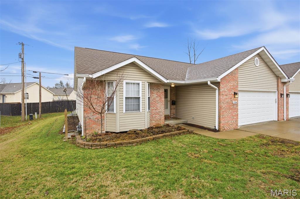 1335 Poplar Street, Unit A Highland, IL 62249 - Photo 2 of 38