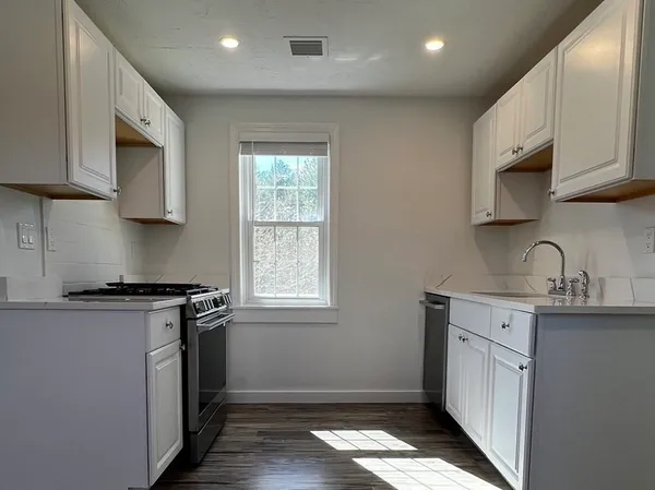 $3,500 | 292 Great Road, Unit 2, Acton, MA 01720