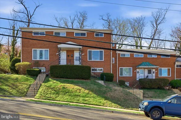 $3,200 | 5039 8th Road South, Arlington, VA 22204