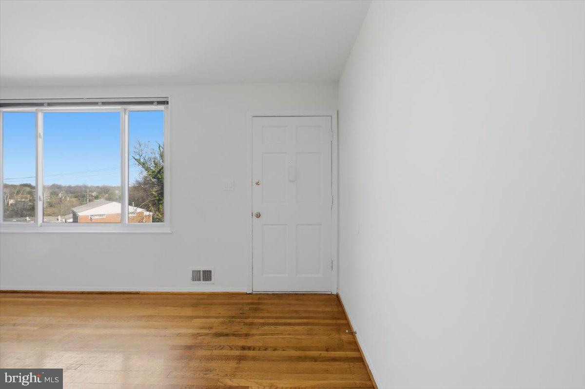 5039 8th Road South Arlington, VA 22204 - Photo 15 of 35