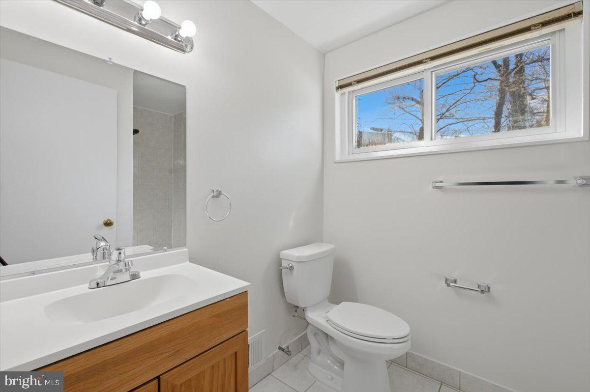 5039 8th Road South Arlington, VA 22204 - Photo 24 of 35