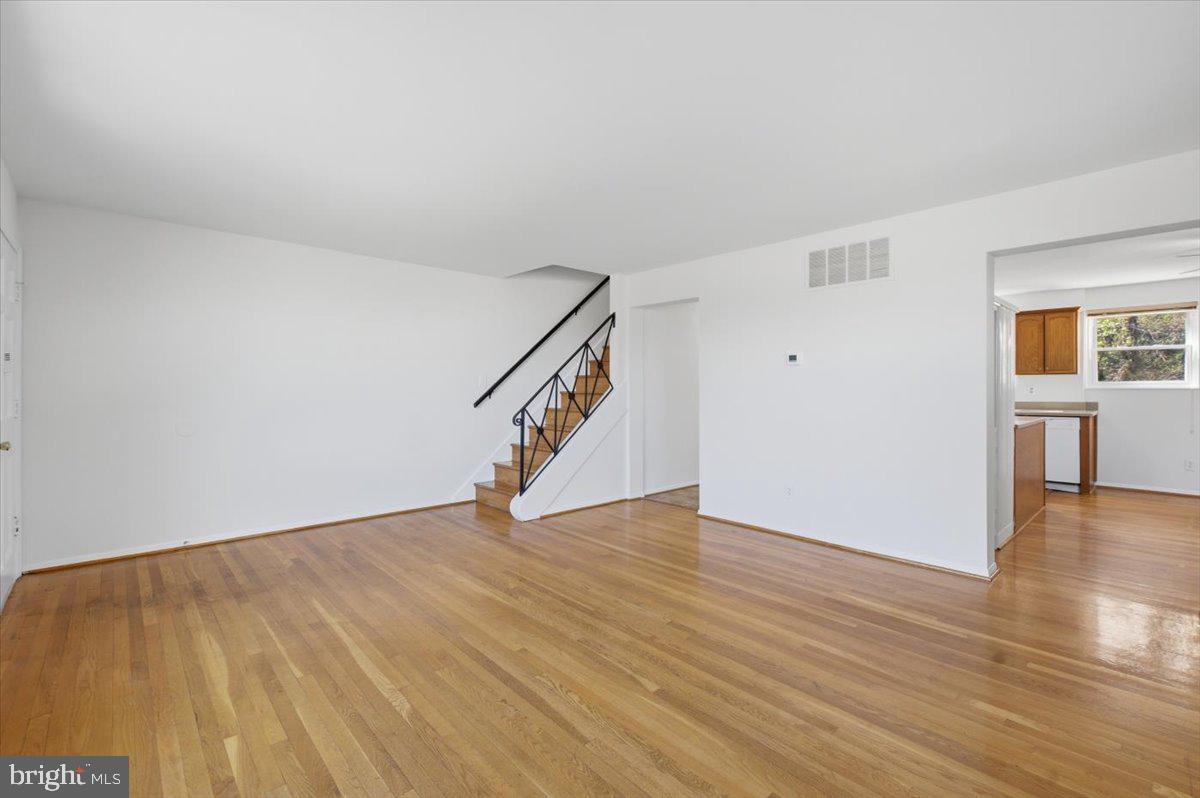 5039 8th Road South Arlington, VA 22204 - Photo 3 of 35