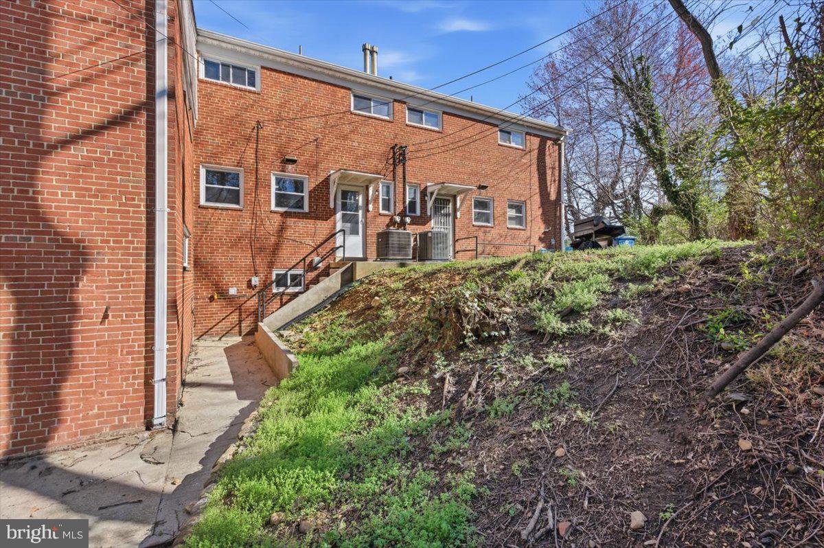 5039 8th Road South Arlington, VA 22204 - Photo 32 of 35