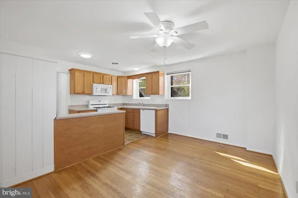 $3,200 | 5039 8th Road South, Arlington, VA 22204