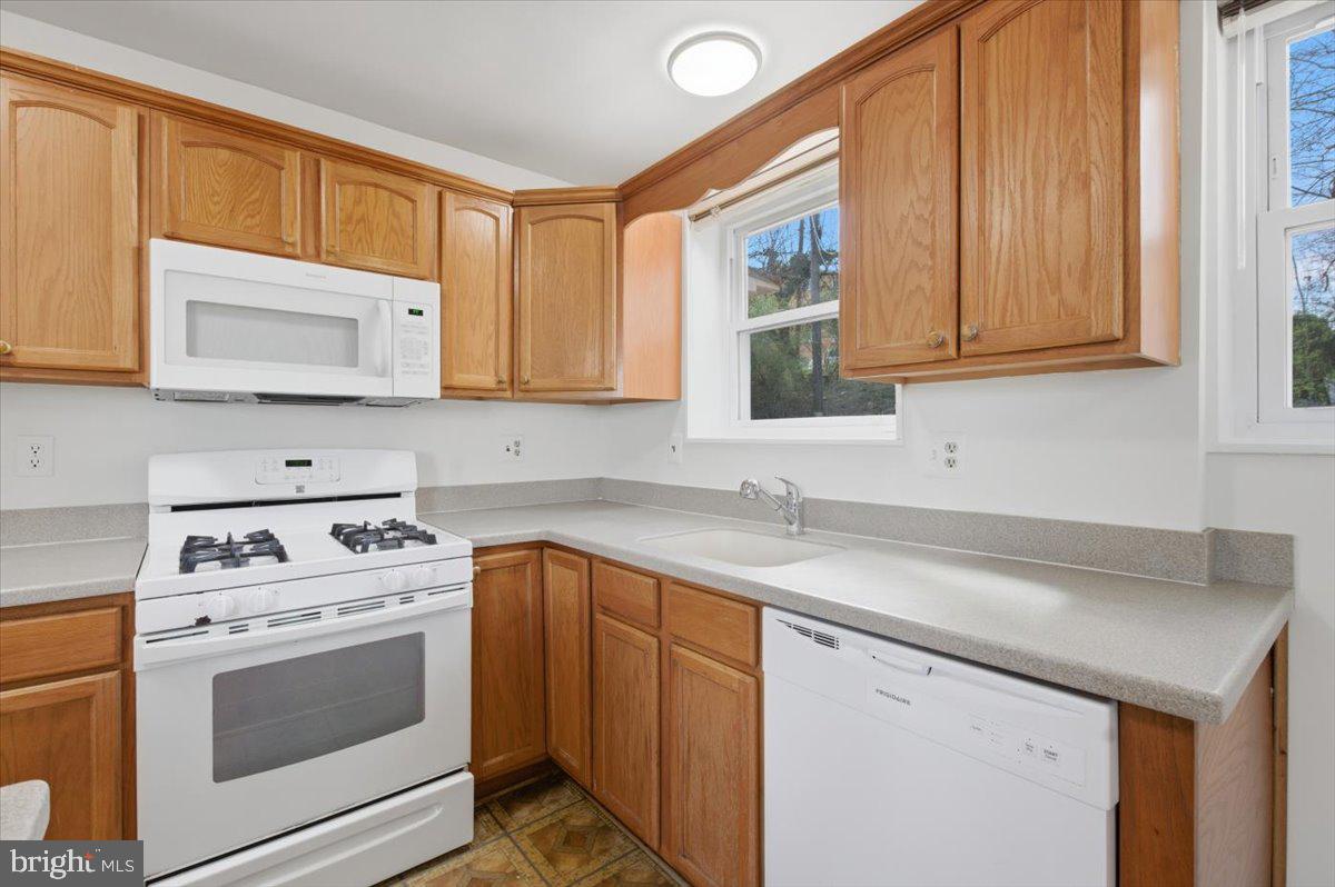 5039 8th Road South Arlington, VA 22204 - Photo 10 of 35